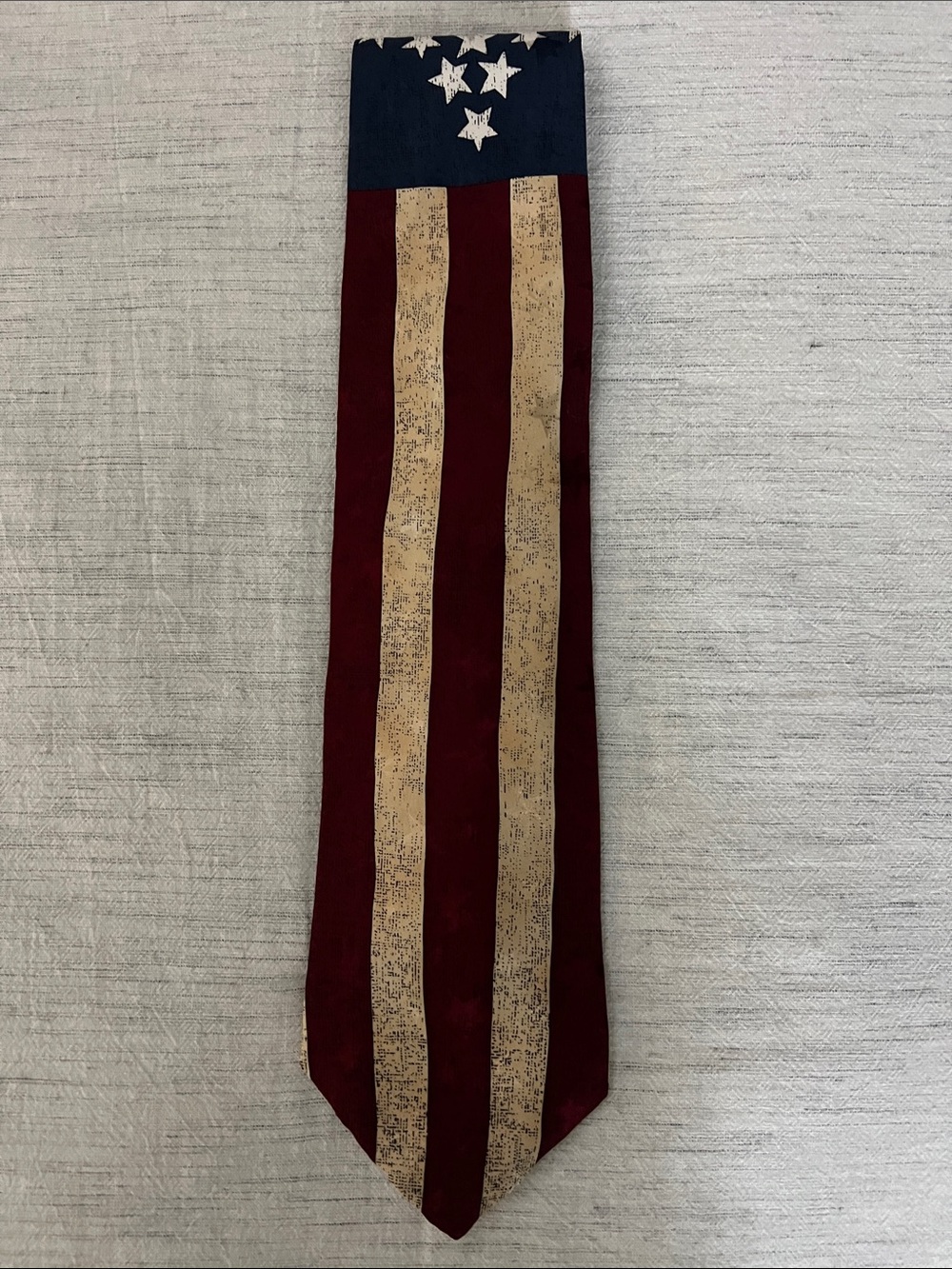 Geoffrey Beene New York | CLASSIC 100% Necktie | USA Patriotic Flag July 4th